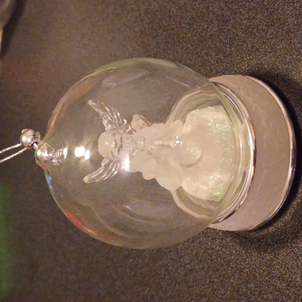 **4/$18**Elegant snow globe (waterless)angel ornament